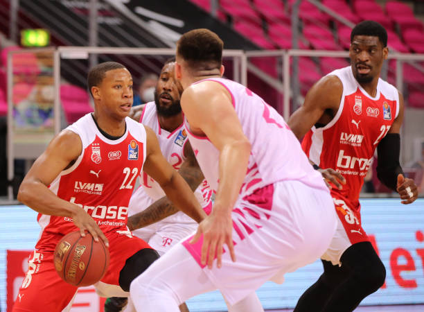 他不仅展现 他不仅展现